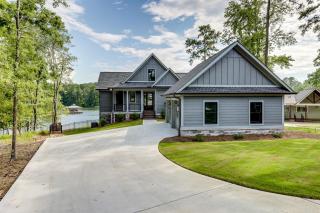 Dock and Views Spacious Lake Sinclair Retreat - Milledgeville - 8
