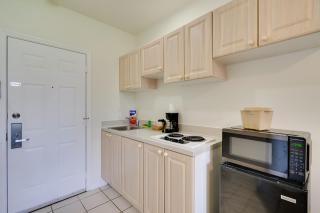 Naples Oasis w/ Screened Porch & Tennis Court! - 8