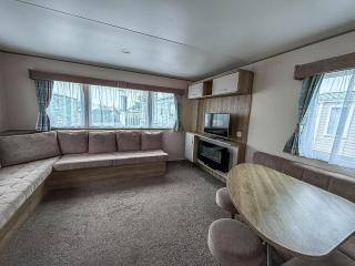 Dog Friendly Caravan For Hire At Seawick Holiday Park In Essex Ref 27032Sw - 2