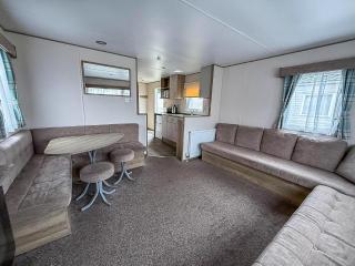 Dog Friendly Caravan For Hire At Seawick Holiday Park In Essex Ref 27032Sw - 1