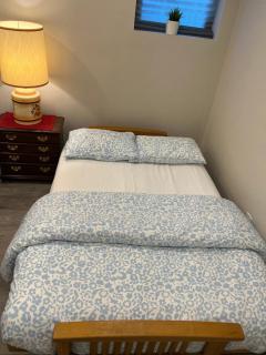 CozyHaven A private entrance, comfy basement apartment in Mississauga with free parking Conveniently located with easy access to the airport downtown Toronto major malls and highways for a seamless stay - 8