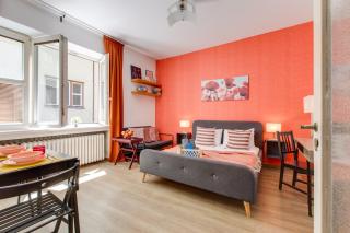 Quaint Red Velvet Apartment - Praag - 7