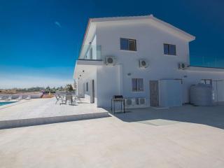 Villa Ioanni Chrysos - Luxury And New 6 Bedroom Protaras Villa - Beautiful Sea Views - Protaras - 8