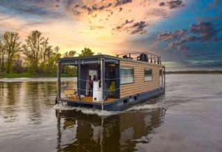 Houseboat - dom na wodzie - 6