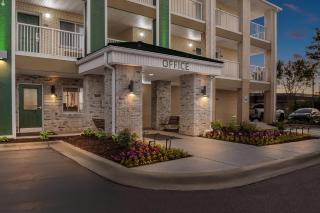 HomeTowne Studios by Red Roof Detroit - Livonia - Livonia - 3