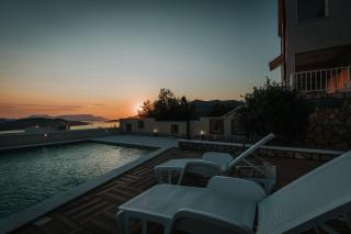 Apartment with Pool "Sunset Cove" - 9