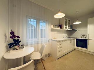 Serafina central Apartment - 5