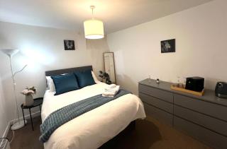 Spacious room in shared apartment Bristol - 0