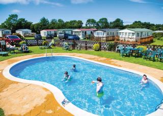 The Village Holiday Park - New Quay - 0