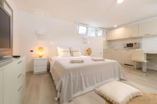 Magnificent Seafront Villa 10 Bedrooms Pakleni View Villa Private Infinity Pool Amazing Sea Views Hvar Town - Hvar - 7