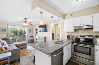 Flip Flop Retreat Steps to Beach, Private Access, Free Activities & Beach Chairs Included! - 7