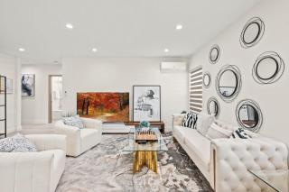 Modern New 3B Home Fully Stocked & Cozy & Sunlight -  - 9