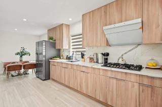 Modern New 3B Home Fully Stocked & Cozy & Sunlight - 8
