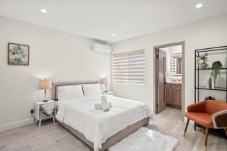 Modern New 3B Home Fully Stocked & Cozy & Sunlight - - 7