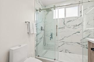 Modern New 3B Home Fully Stocked & Cozy & Sunlight -  - 6