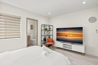 Modern New 3B Home Fully Stocked & Cozy & Sunlight -  - 4