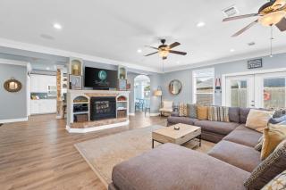 Ultimate Family Getaway in Destin! Bar, Games, Grill, Private Pool, Bikes! - Destin - 9