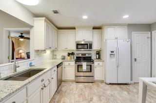 4 Mi to Downtown Panama City Home with Patio! - 1