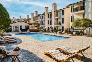 The Charlie 1203 I Spacious and Comfy 1 Bed 1 Bath - 4