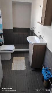 FAMILY HOUSe - - 2