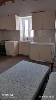 FAMILY HOUSe - - 7