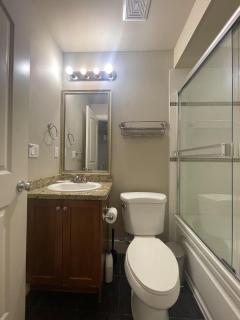 Private 1BD Suite in Prime Vancouver Location - Vancouver - 8