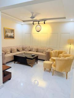 Western Style 2 Bed Appartment Zameen Opal LDA Avenue - 5