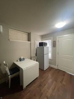 Private 1BD Suite in Prime Vancouver Location - Vancouver - 4