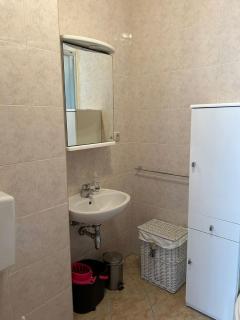 Beachfront Top Floor Apartment Trogir - 4