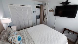 Oct thru Mar- 5th Night Free- 5 pm Checkout- Oceanfront- Sleep 5-Private Balcony - 1