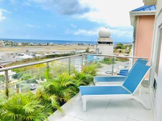 PANORAMIC VIEWS Stylish Modern Penthouse - 2