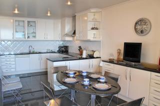 Exquisite Madeira Villa Villa Funchal Luz 5 Bedroom Heated Pool Sea Views Games Room - Funchal - 3