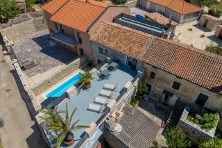 Villa Galant with Pool and Sauna - Happy Rentals - 0
