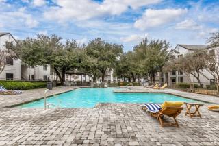 The Calvin 335 I Spacious 2 Bed 1 Bath - 4
