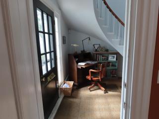 Captain Hugo's Guesthouse - 8