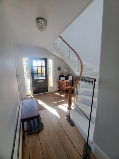 Captain Hugo's Guesthouse - 3