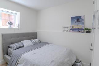 Quiet, cozy 2BR1BA near Skytrain - Vancouver - 7