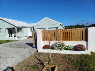 Knight and sunshine luxury flatlet - Kleinbaai - 2