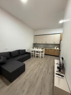 Amar's Apartment - 6 Guests, 2 Rooms, Durres Beach - 2