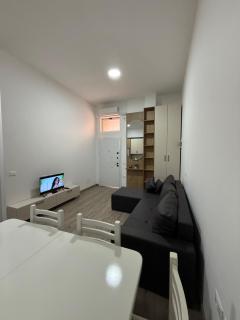 Amar's Apartment - 6 Guests, 2 Rooms, Durres Beach - Durrës - 6