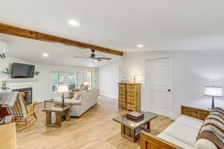 On-Site Pond and Creek Serene Cabin by Caesars Head - Cleveland - 4