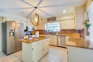 Private Pool & Yard: Family Retreat in Cape Coral - 7