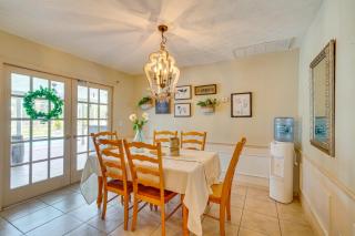 Private Pool and Yard Family Retreat in Cape Coral - 1