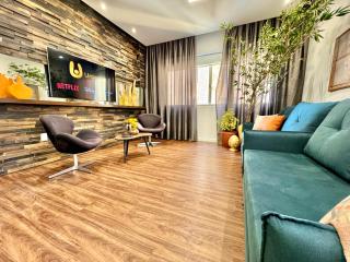 Três Quartos, Gigante e confortável Prox Hard Rock by UROOMS - 6