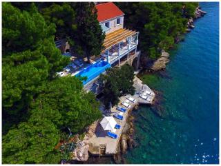 Elegant Lozica Villa 4 Bedrooms Villa Dubrovnik Palazio Seafront Villa Beautiful Infinity Pool Dubrovnik - Dubrovnik - 0