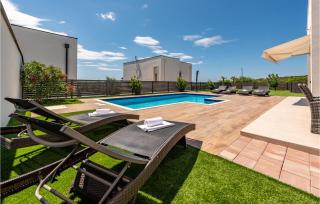 Luxurious Home In Novalja - 3