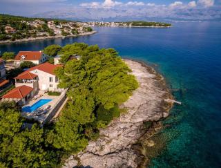 Villa Sumartin Selca, Stunning, Luxurious Frontline 7 Bedrooms Villa Amazing Sea-Views - Selca - 0