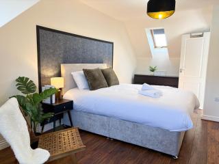 Modern 4BR Hse Family&Work Stays - 7