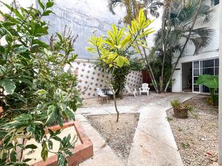 Spacious King Room near Beach & Quinta - Playa del Carmen - 2