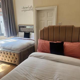 Glams Victoria apartment - Wolverhampton - 3